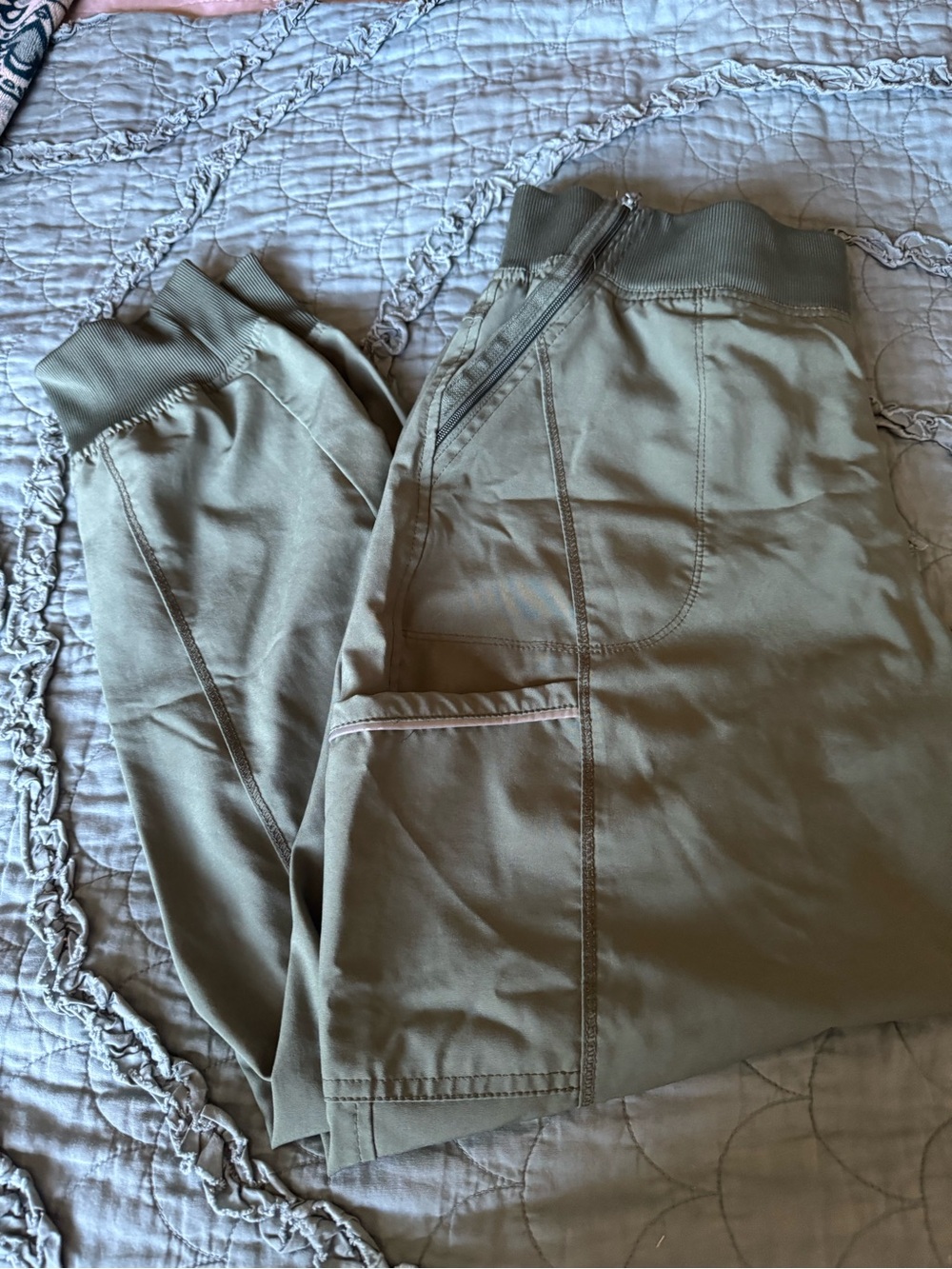 Olive Green Rib-Waist jogger scrub pants